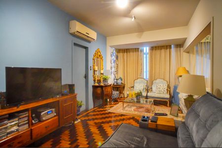 Apartamento à venda com 116m², 2 quartos e 1 vaga Apartamento à venda com 116m², 2 quartos e 1 vagaSala