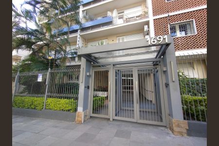 Apartamento à venda com 116m², 2 quartos e 1 vaga Apartamento à venda com 116m², 2 quartos e 1 vagaFachada e Portaria