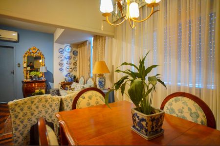 Apartamento à venda com 116m², 2 quartos e 1 vaga Apartamento à venda com 116m², 2 quartos e 1 vagaSala de Jantar