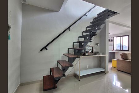 Apartamento à venda com 160m², 3 quartos e 1 vagaEscada