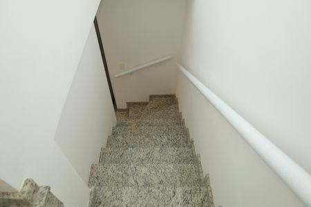 Casa de condomínio à venda com 62m², 2 quartos e 1 vagaEscadas