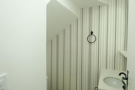 Casa de condomínio à venda com 62m², 2 quartos e 1 vagaBanheiro 2 - Lavabo