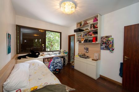 Apartamento à venda com 275m², 4 quartos e 3 vagas Apartamento à venda com 275m², 4 quartos e 3 vagasQUARTO2