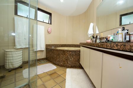 Apartamento à venda com 275m², 4 quartos e 3 vagas Apartamento à venda com 275m², 4 quartos e 3 vagasBANHEIRO2