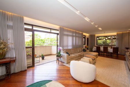 Apartamento à venda com 275m², 4 quartos e 3 vagas Apartamento à venda com 275m², 4 quartos e 3 vagasSALA