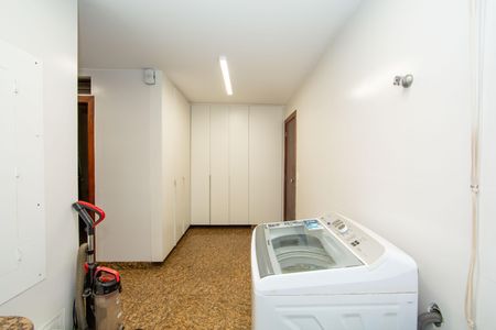 Apartamento à venda com 275m², 4 quartos e 3 vagas Apartamento à venda com 275m², 4 quartos e 3 vagasAREA DE SERVICO