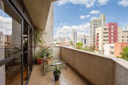 Apartamento à venda com 275m², 4 quartos e 3 vagas Apartamento à venda com 275m², 4 quartos e 3 vagasVARANDA
