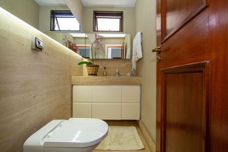 Apartamento à venda com 275m², 4 quartos e 3 vagas Apartamento à venda com 275m², 4 quartos e 3 vagasBANHEIRO1