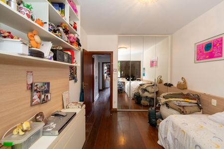 Apartamento à venda com 275m², 4 quartos e 3 vagas Apartamento à venda com 275m², 4 quartos e 3 vagasQUARTO2