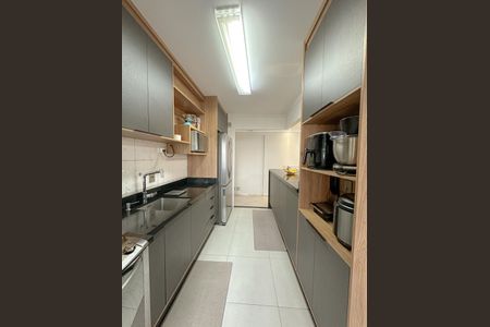 Apartamento à venda com 93m², 4 quartos e 2 vagas Apartamento à venda com 93m², 4 quartos e 2 vagasCozinha