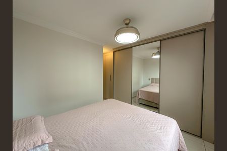 Apartamento à venda com 93m², 4 quartos e 2 vagas Apartamento à venda com 93m², 4 quartos e 2 vagasSuíte