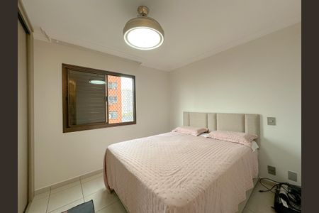 Apartamento à venda com 93m², 4 quartos e 2 vagas Apartamento à venda com 93m², 4 quartos e 2 vagasSuíte