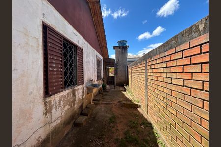 Casa à venda com 57m², 2 quartos e 2 vagasPátio