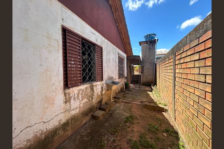 Casa à venda com 57m², 2 quartos e 2 vagasPátio