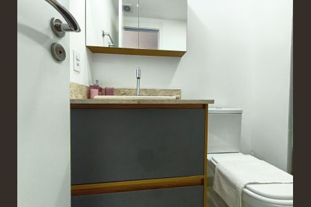 Banheiro de kitnet/studio à venda com 1 quarto, 25m² em Vila Mariana, São Paulo