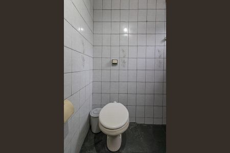 Casa para alugar com 100m², 2 quartos e 1 vaga Casa para alugar com 100m², 2 quartos e 1 vagaBanheiro Social