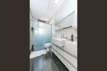 Apartamento à venda com 103m², 2 quartos e 2 vagasBanheiro da Suíte