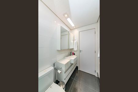 Apartamento à venda com 103m², 2 quartos e 2 vagasBanheiro da Suíte