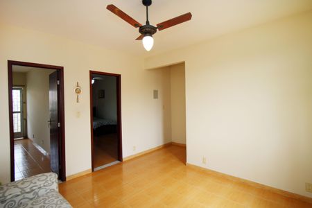 Sala de casa para alugar com 2 quartos, 58m² em Vila Kosmos, Rio de Janeiro
