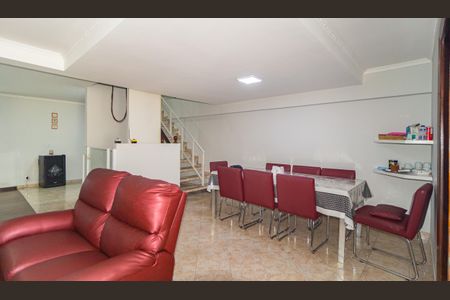 Casa à venda com 400m², 3 quartos e 2 vagas Casa à venda com 400m², 3 quartos e 2 vagasSala de Almoço