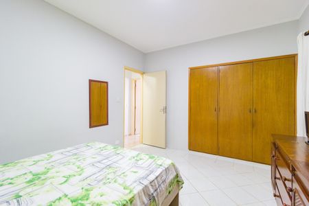 Casa à venda com 400m², 3 quartos e 2 vagas Casa à venda com 400m², 3 quartos e 2 vagasQuarto 1