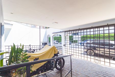 Casa à venda com 400m², 3 quartos e 2 vagas Casa à venda com 400m², 3 quartos e 2 vagasGaragem