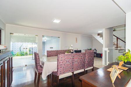 Casa à venda com 400m², 3 quartos e 2 vagas Casa à venda com 400m², 3 quartos e 2 vagasSala de Jantar
