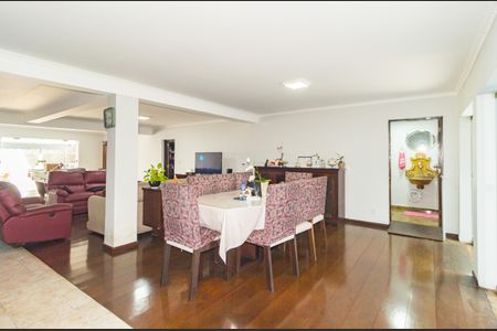 Casa à venda com 400m², 3 quartos e 2 vagas Casa à venda com 400m², 3 quartos e 2 vagasSala de Jantar
