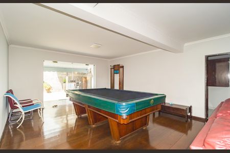 Casa à venda com 400m², 3 quartos e 2 vagas Casa à venda com 400m², 3 quartos e 2 vagasSala de Jogos