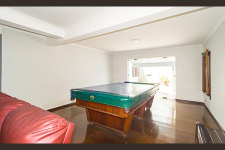 Casa à venda com 400m², 3 quartos e 2 vagas Casa à venda com 400m², 3 quartos e 2 vagasSala de Jogos