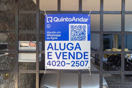 Casa à venda com 400m², 3 quartos e 2 vagas Casa à venda com 400m², 3 quartos e 2 vagasPlaquinha instalada
