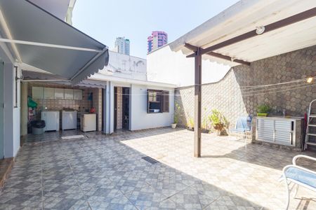 Casa à venda com 400m², 3 quartos e 2 vagas Casa à venda com 400m², 3 quartos e 2 vagasQuintal