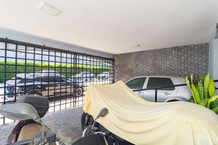 Casa à venda com 400m², 3 quartos e 2 vagas Casa à venda com 400m², 3 quartos e 2 vagasGaragem