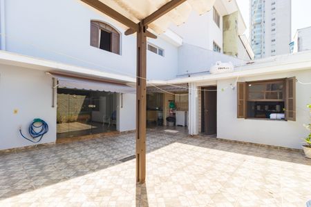 Casa à venda com 400m², 3 quartos e 2 vagas Casa à venda com 400m², 3 quartos e 2 vagasQuintal