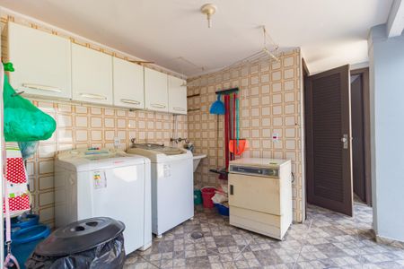 Casa à venda com 400m², 3 quartos e 2 vagas Casa à venda com 400m², 3 quartos e 2 vagasÁrea de Serviço