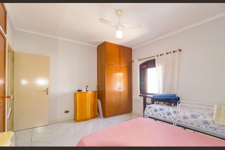 Casa à venda com 400m², 3 quartos e 2 vagas Casa à venda com 400m², 3 quartos e 2 vagasQuarto 2