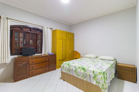 Casa à venda com 400m², 3 quartos e 2 vagas Casa à venda com 400m², 3 quartos e 2 vagasQuarto 1