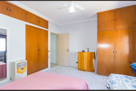 Casa à venda com 400m², 3 quartos e 2 vagas Casa à venda com 400m², 3 quartos e 2 vagasQuarto 2