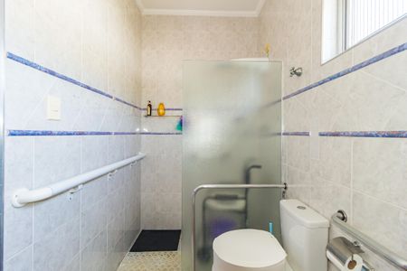 Casa à venda com 400m², 3 quartos e 2 vagas Casa à venda com 400m², 3 quartos e 2 vagasBanheiro - Suíte