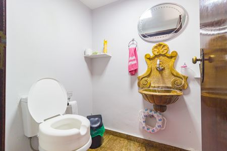 Casa à venda com 400m², 3 quartos e 2 vagas Casa à venda com 400m², 3 quartos e 2 vagasLavabo