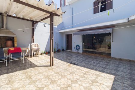 Casa à venda com 400m², 3 quartos e 2 vagas Casa à venda com 400m², 3 quartos e 2 vagasQuintal