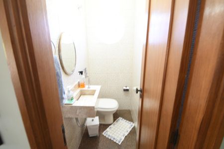 Casa à venda com 270m², 3 quartos e 4 vagasLavabo