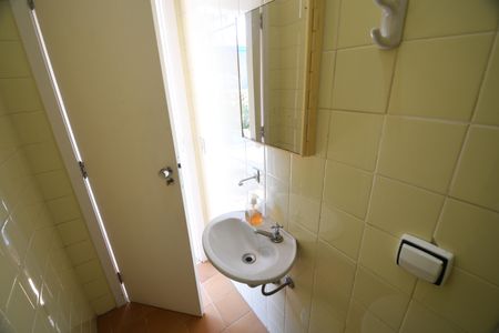 Casa à venda com 270m², 3 quartos e 4 vagasBanheiro de serviço