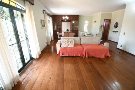 Sala de casa à venda com 3 quartos, 270m² em Parque São Quirino, Campinas
