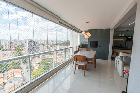 Apartamento à venda com 100m², 3 quartos e 2 vagasVaranda