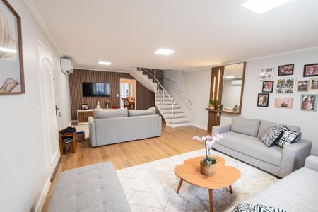 Sala de casa à venda com 4 quartos, 186m² em Cambuci, São Paulo