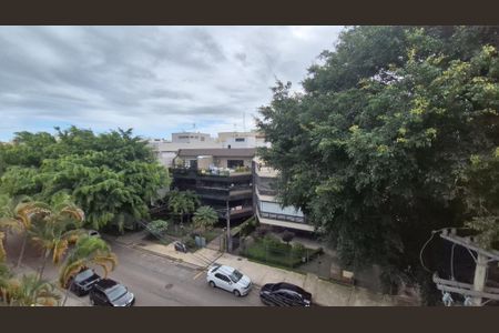 Apartamento à venda com 358m², 3 quartos e 4 vagas Apartamento à venda com 358m², 3 quartos e 4 vagasVista
