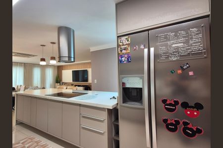 Apartamento à venda com 358m², 3 quartos e 4 vagas Apartamento à venda com 358m², 3 quartos e 4 vagasCozinha