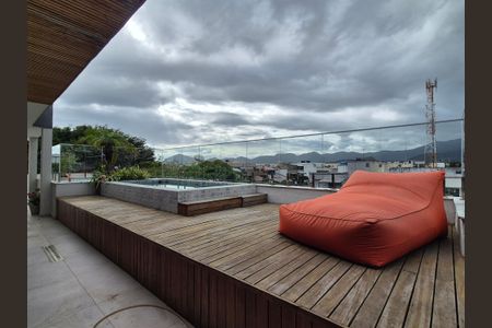 Apartamento à venda com 358m², 3 quartos e 4 vagas Apartamento à venda com 358m², 3 quartos e 4 vagasTerraço