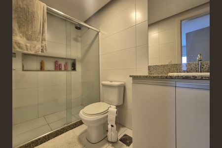 Apartamento à venda com 358m², 3 quartos e 4 vagas Apartamento à venda com 358m², 3 quartos e 4 vagasBanheiro suite 1